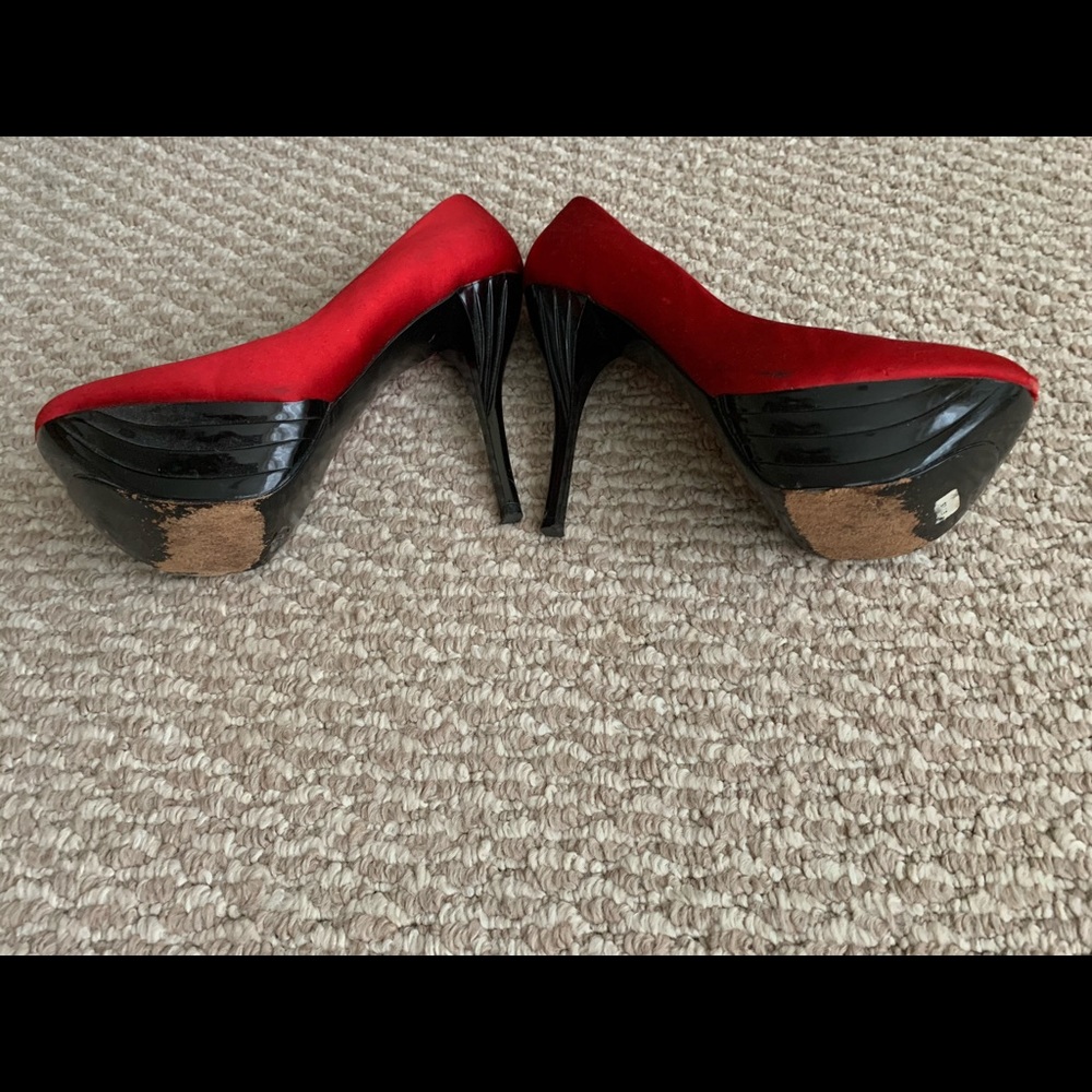 Red silk Bebe platforms - Picture 5 of 6